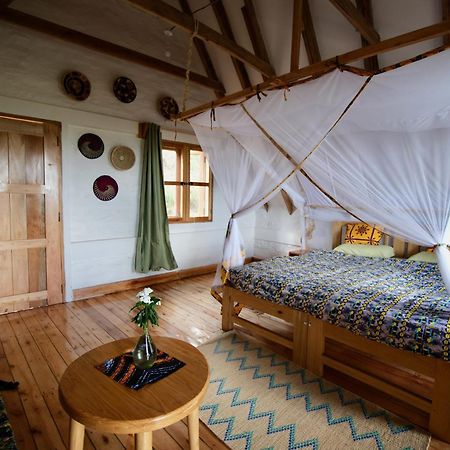 Hyena Hill Lodge Sanga ภายนอก รูปภาพ